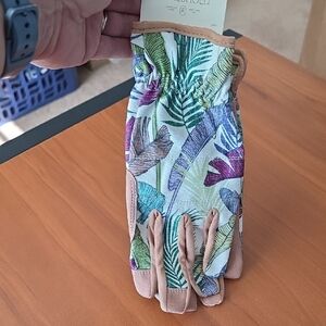 Threshold Leaf Pattern Garden Gloves